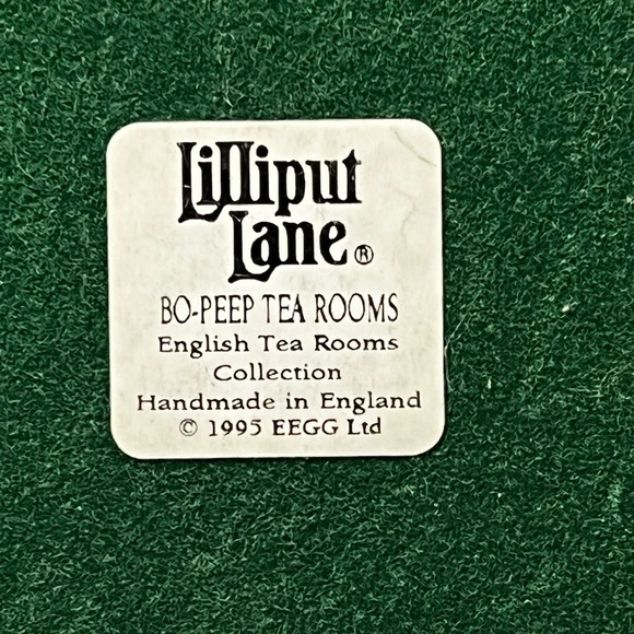 Lilliput Lane | Bo Peep Tea Room | English Tea Room Collection - Picture 11 of 13